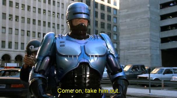 Scena da Robocop 2, Lewis si fa scudo con Robocop